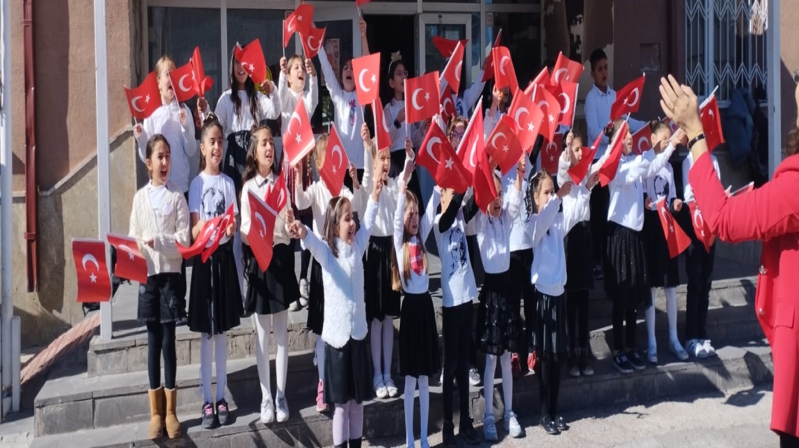 29 EKİM CUMHURİYET BAYRAMI OKULUMUZDA COŞKUYLA KUTLANDI